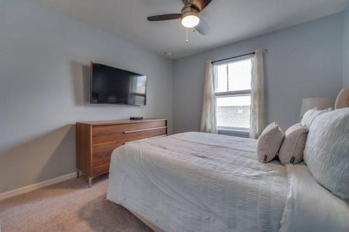 NEW LISTING - Games Room - Windsor Island Resort - image 11