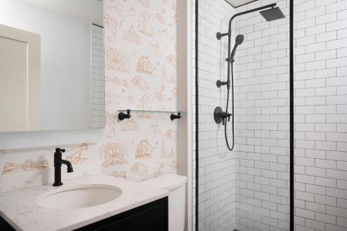 Copley Square Hotel, a FOUND Hotel Room Type - Double Room