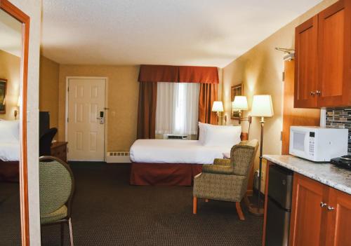 Stony Plain Inn & Suites