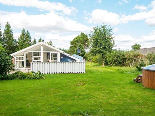 6 person holiday home in Ulfborg
