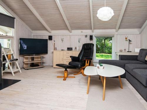 6 person holiday home in Ulfborg