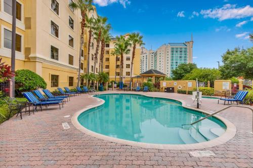 1BR with Two Queen Beds - Pool and Hot Tub Near Disney! - main image