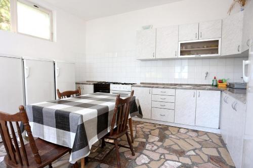 Twin Room Trpanj 258a