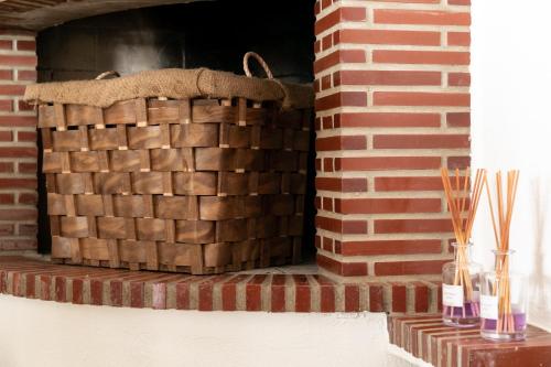 Modern Algarve Villa with Heated Pool and Beach Access