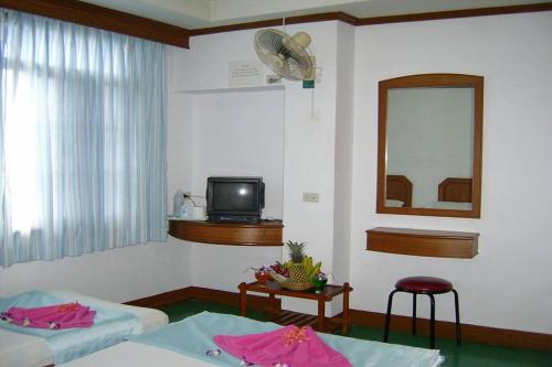 Standard Double Room with Fan image 4