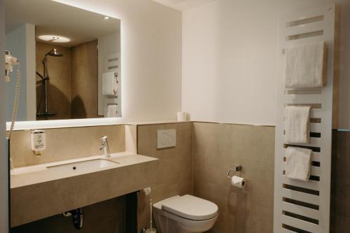 Hotel Crystal - image 2