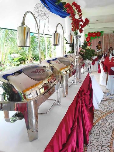 Restaurant, Jupiters Garden Cottages in Lawaan