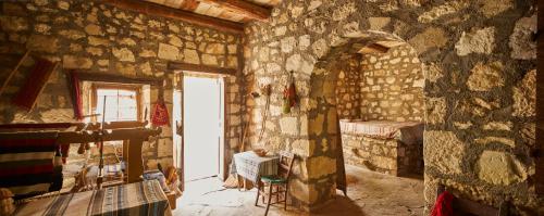 Arolithos Traditional Village Hotel