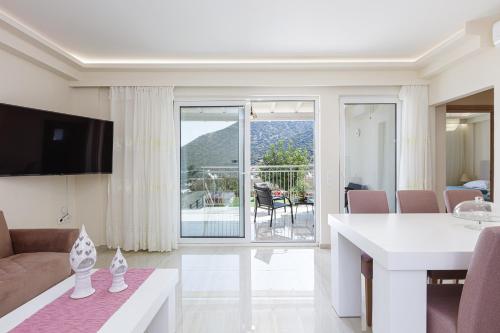 Villa with Private Pool image 7