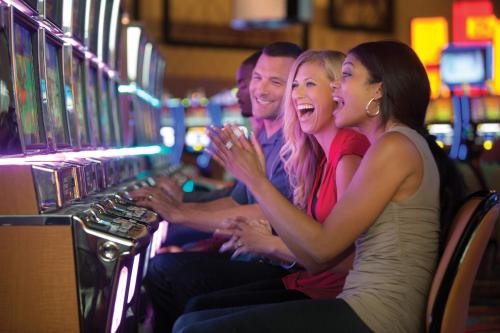 Hollywood Casino Joliet Hotel – Joliet, IL