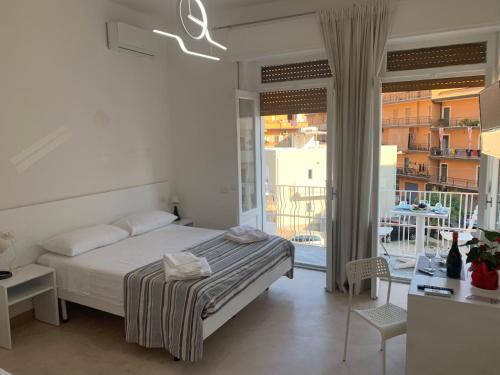 Triple Room with Terrace image 1