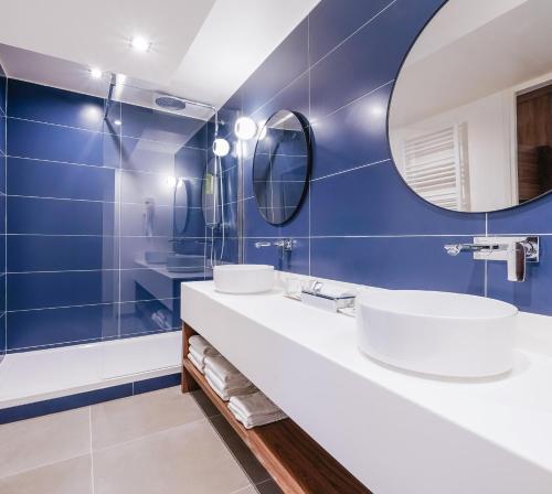 Bathroom, Timhotel Le Louvre in 1st - Louvre - Chatelet