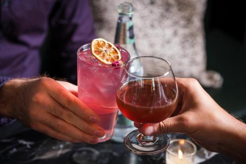 319207851 Kimpton Hotel Monaco Philadelphia by IHG