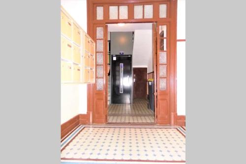 2 spacious bedrooms near Riquier station! near มง โบรอน