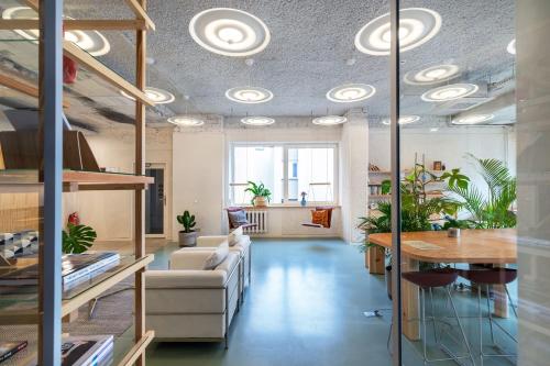 公用交誼廳/視聽室, Tech Spa Coliving&Coworking Spaces in 德魯斯金卡