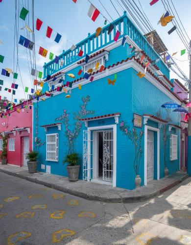 La Casita Azul Cozy Colonial House at Centro Historico with Rooftop and Jacuzzi