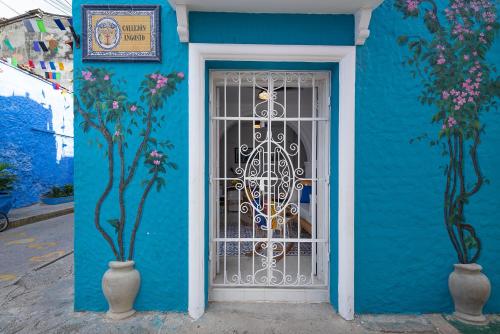 La Casita Azul Cozy Colonial House at Centro Historico with Rooftop and Jacuzzi