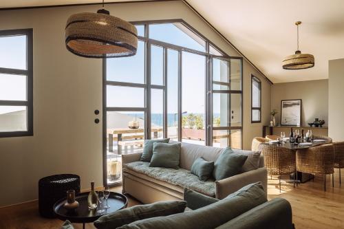 319218810 Le Garage Biarritz Hôtel