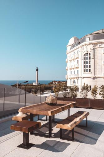 319219404 Le Garage Biarritz Hôtel