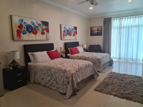 2 double beds