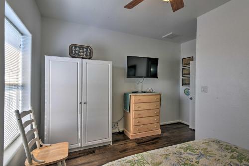 Bayfront Island Home with Grill and Fishers Pier! - image 12
