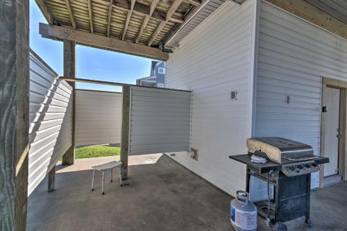 Galveston Island Home with Bayfront Fishing Pier!