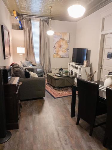 The Loft on the Square - image 7