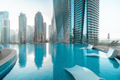 Luton Vacation Homes - Marina View & Luxury 1BR - Jumeirah Living Marina Gate Tower 3 - 54AB49AB36AB, Dubaj (fotografie 4)