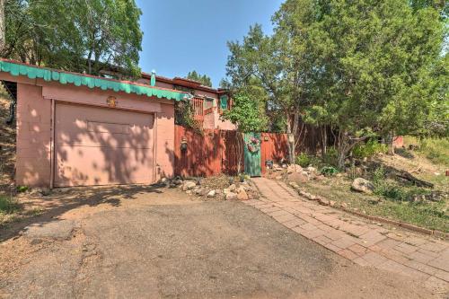 Colorful Bungalow By Pikes Peak and Garden of the Gods - image 10
