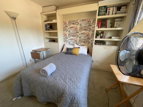 Private Rooms Inside Spacious Saratoga House w Large Yard & Cars Available