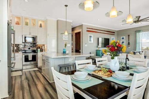 New! Stunning Beach House Steps Way from Beach! - image 8