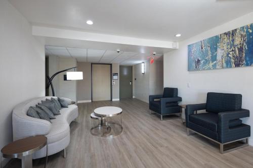 SureStay Plus Hotel by Best Western Hayward - image 9