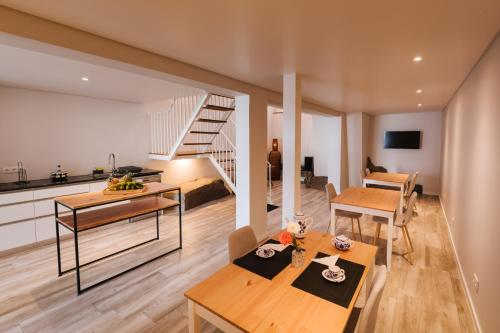 CITY STONE HOUSE 2