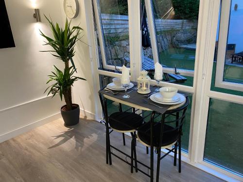 Iekārtas, Delightful 1 bedroom chalet in Throwleigh