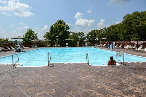 Suite Outlook - Resort Amenities - Penthouse - Close to Downtown - UPDATED - main image