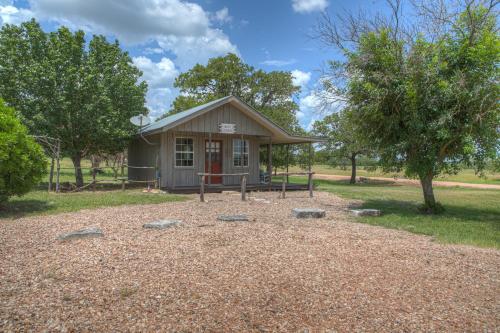 Stunning Cabin with Hot Tub and Gorgeous Ranch Views - image 3