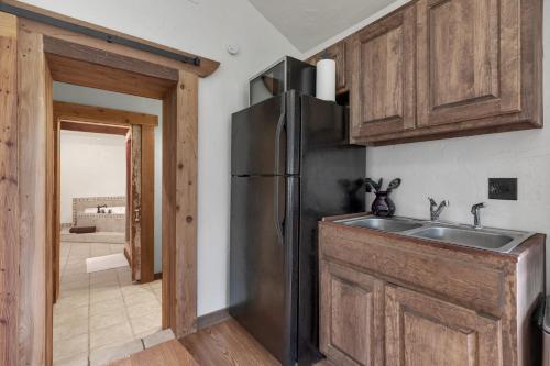 New Luxury Casita with HotTub and FirePit and CountryViews - image 4