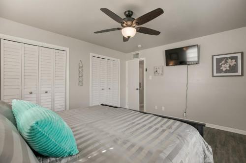 New! Upscale Apartment Just 3min Away from Porretto Beach! - image 10