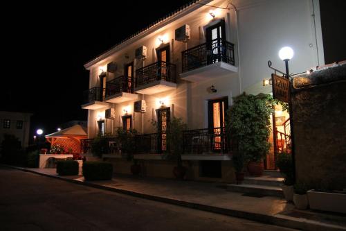Hotel Aris - image 12