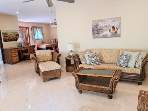 BUTTERFLY GARDEN BOUTIQUE RESIDENCE by Luxury View EX LG Apts and Villas, A Lifestyle Destination 1 to 3 bedroom units 110 to 190 sqmtr, 2 FULL Bathrooms, Rain shower, Complete kitchen, FREE Fast Fiber WIFI, 55