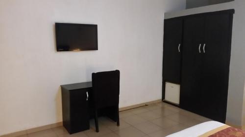 Palais Royale Hotel & Suites
