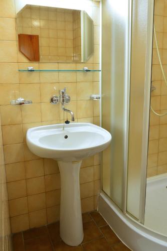 Hotel BESTAR - image 5