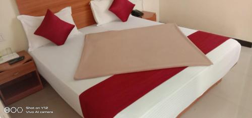 Red Star Holidays in ปัตตาไลน์