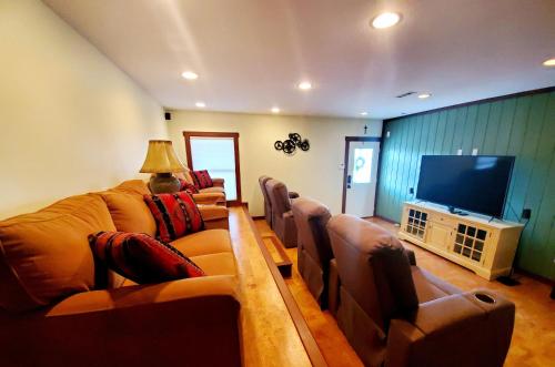Majestic Point of View cabin - image 9
