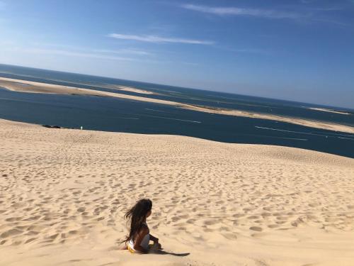 Hebergement mobile Landes avec vue sur la riviere et sur la foret