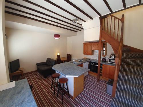 Tennyson Retreat - image 6