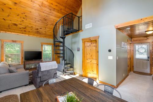 Scotch Pine . Trailside Lodging in Millersburg, USA
