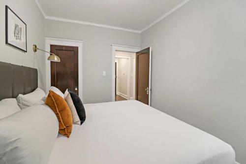 Sunnyside Cozy Homey 2BR Chicago's Superb Location