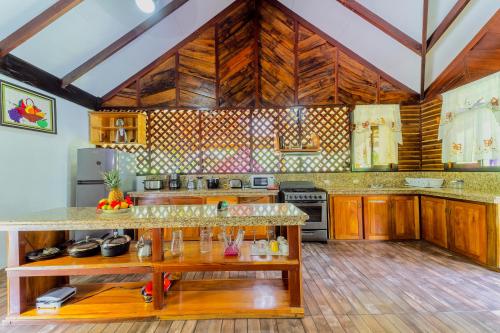 푸에르토 비에호 데 탈라망카 Casa Shaquir H -Luxury Villa with Private Pool & Stunning Views 5성급 싱글룸 외관