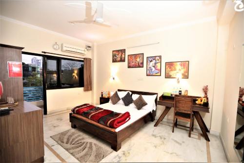 Bhambri Expo House, Greater Noida